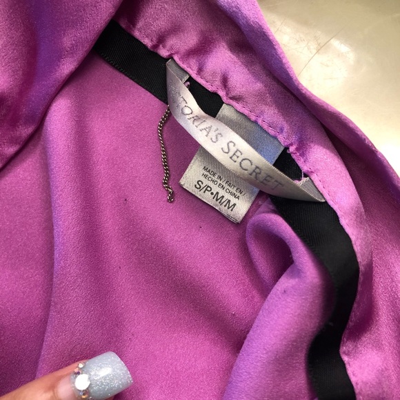 Robe - Picture 2 of 3